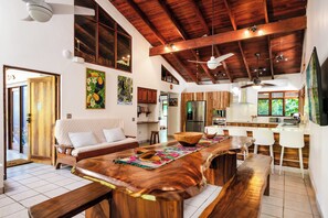 特色公寓, 泳池景观 | 私人厨房