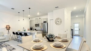 Dining - Sophisticated Living at Storey Lake (Kissimmee)