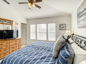 3 Schlafzimmer, Bügeleisen/Bügelbrett, Bettwäsche