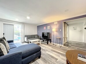 Living area - 1 Bed Altamonte Springs Apartment Unit #3 (Altamonte Springs)