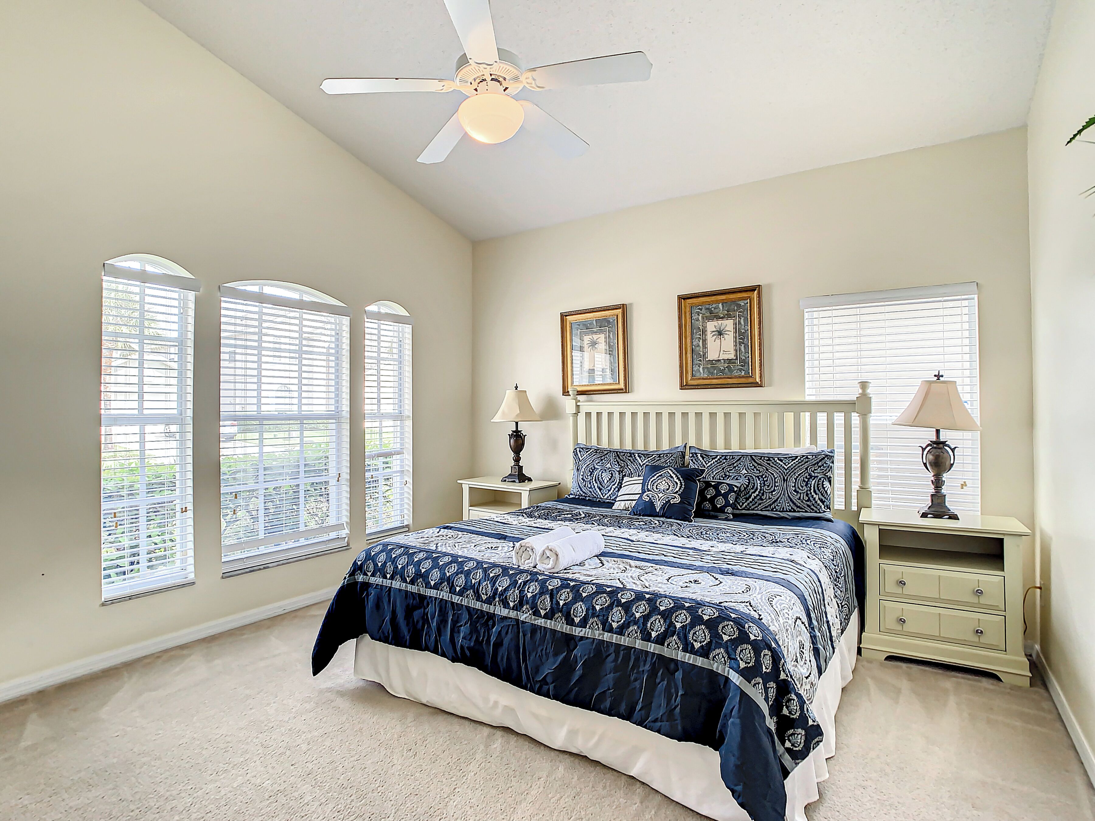 4 bedrooms, iron/ironing board, bed sheets