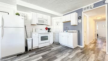 Fridge, microwave, oven