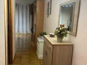 Interior - 109-DECATHLON Apartment in the center of Salou! (Salou)