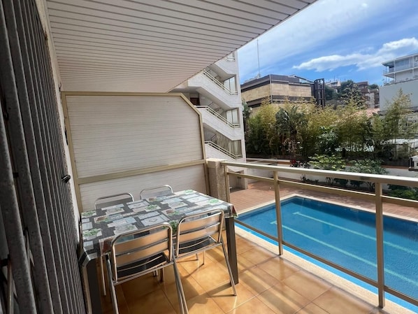 Pool - 109-DECATHLON Apartment in the center of Salou! (Salou)
