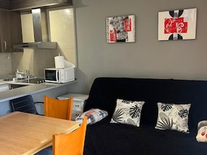 Interior - 109-DECATHLON Apartment in the center of Salou! (Salou)