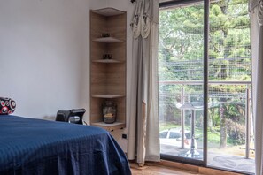 コンフォート アパートメント | 客室ごとに異なる装飾、客室ごとに異なるインテリア、デスク、WiFi (無料)