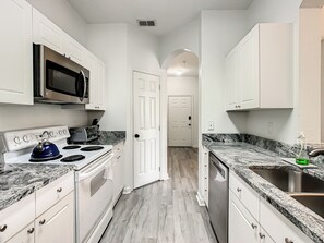 Mikrobølgeovn, ovn og oppvaskmaskin