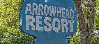 Arrowhead #4 - Walking distance to downtown Saugatuck, Updated studio