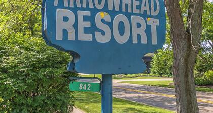 Arrowhead #4 - Walking distance to downtown Saugatuck, Updated studio