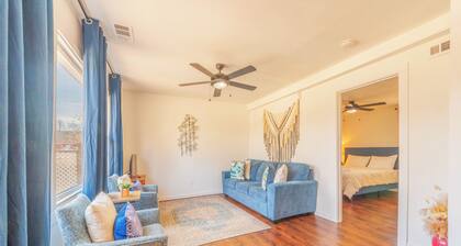 Pine Cove - Close to downtown and beaches