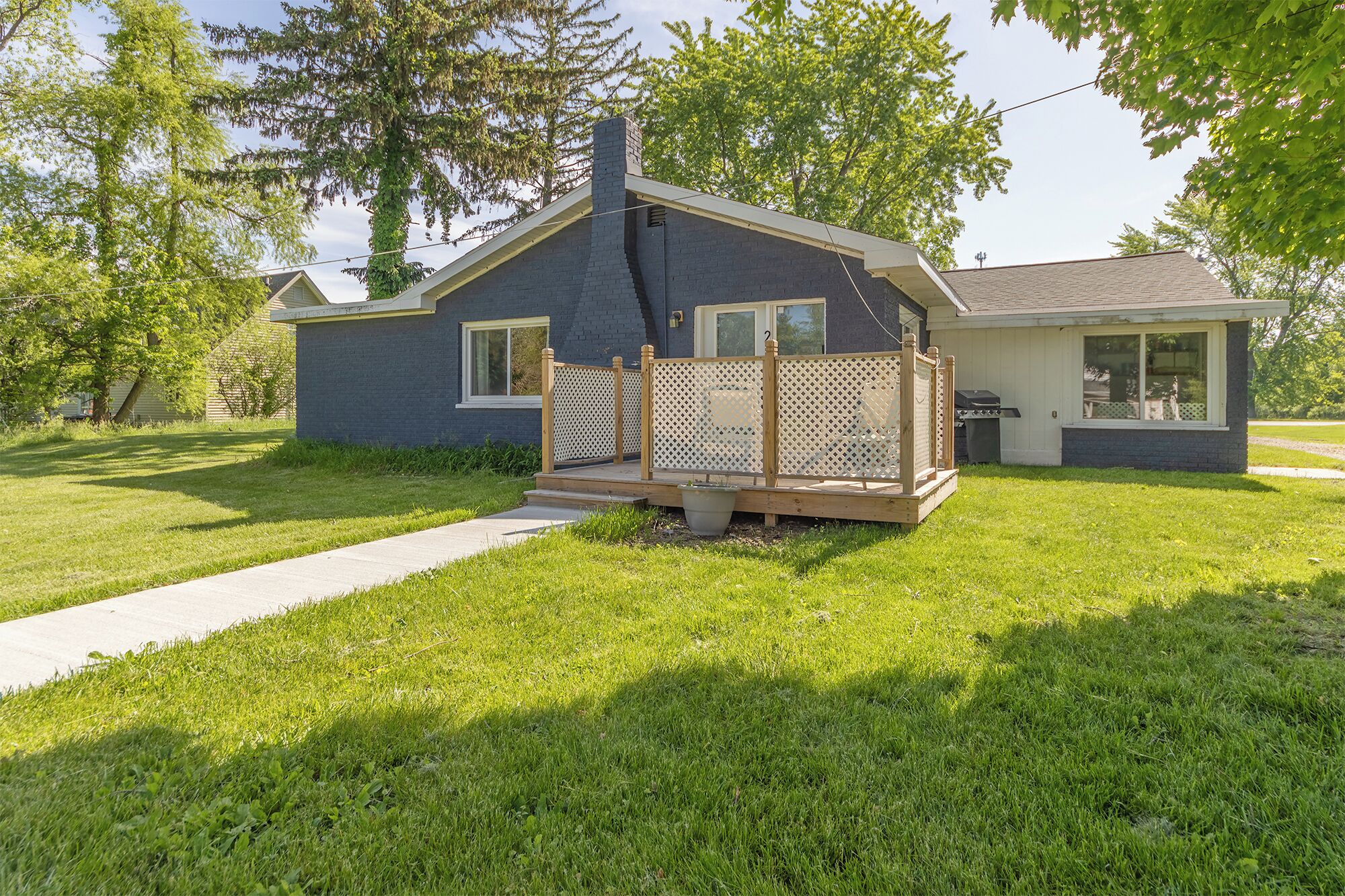 Hickory Cottage - Short distance to downtown, beaches, and breweries