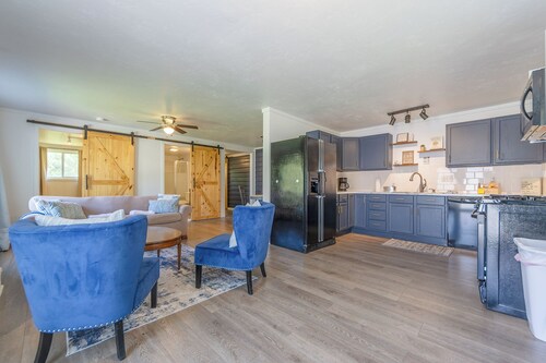 Hickory Cottage: Cozy 2-Bedroom in Douglas, MI, close to beaches, downtown, antiques and more!*