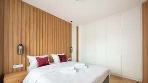 1 habitación, tabla de planchar con plancha, wifi y ropa de cama