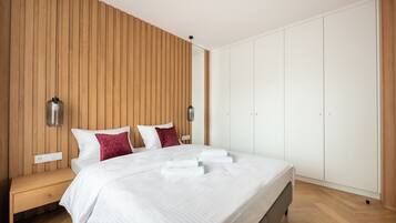 1 dormitorio, tabla de planchar con plancha, wifi y ropa de cama