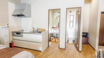 1 bedroom, desk, free WiFi, bed sheets