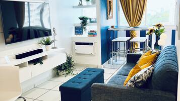 Smart TV, table tennis