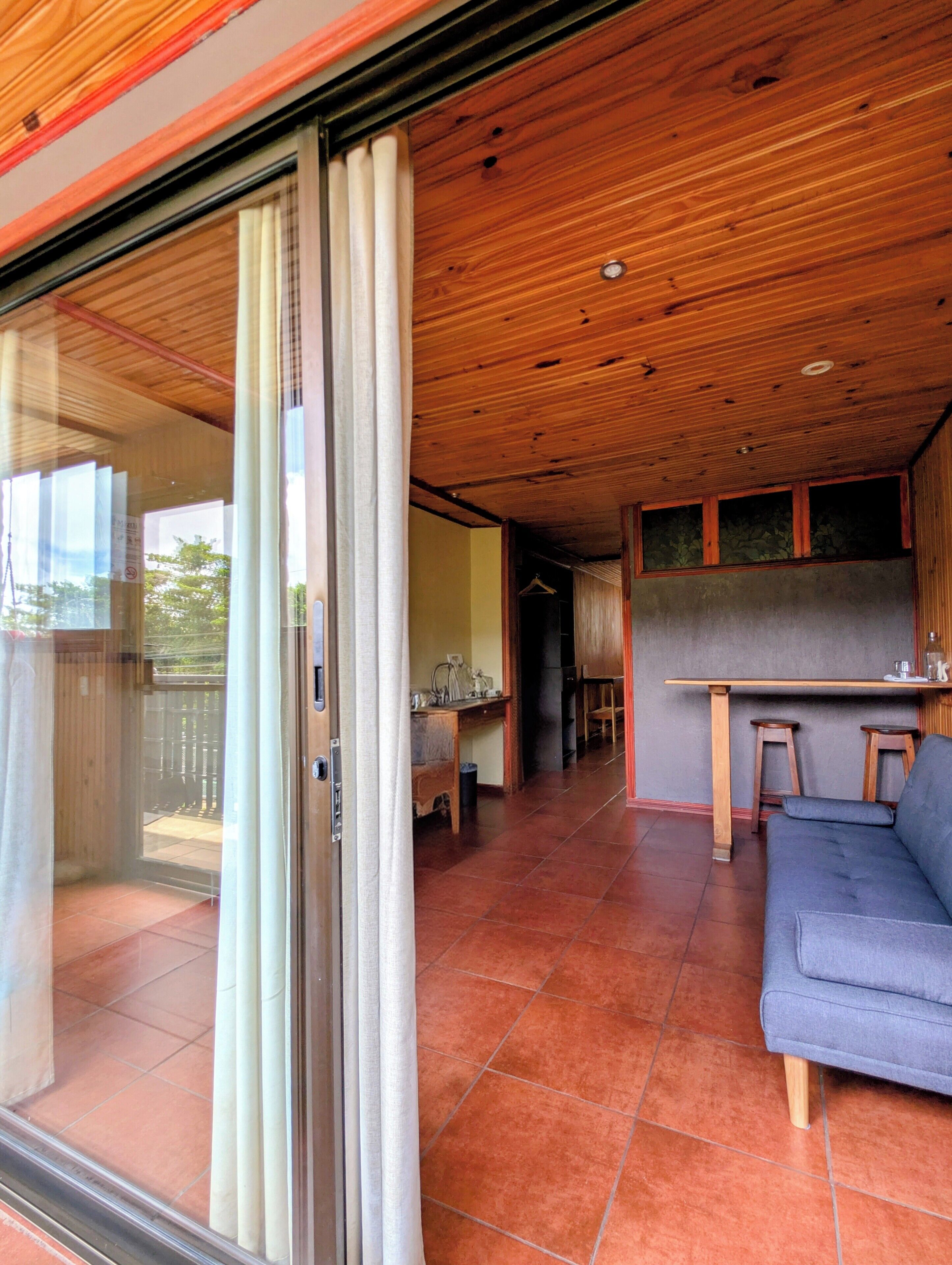 디럭스 스튜디오, 산 전망 | 거실 공간