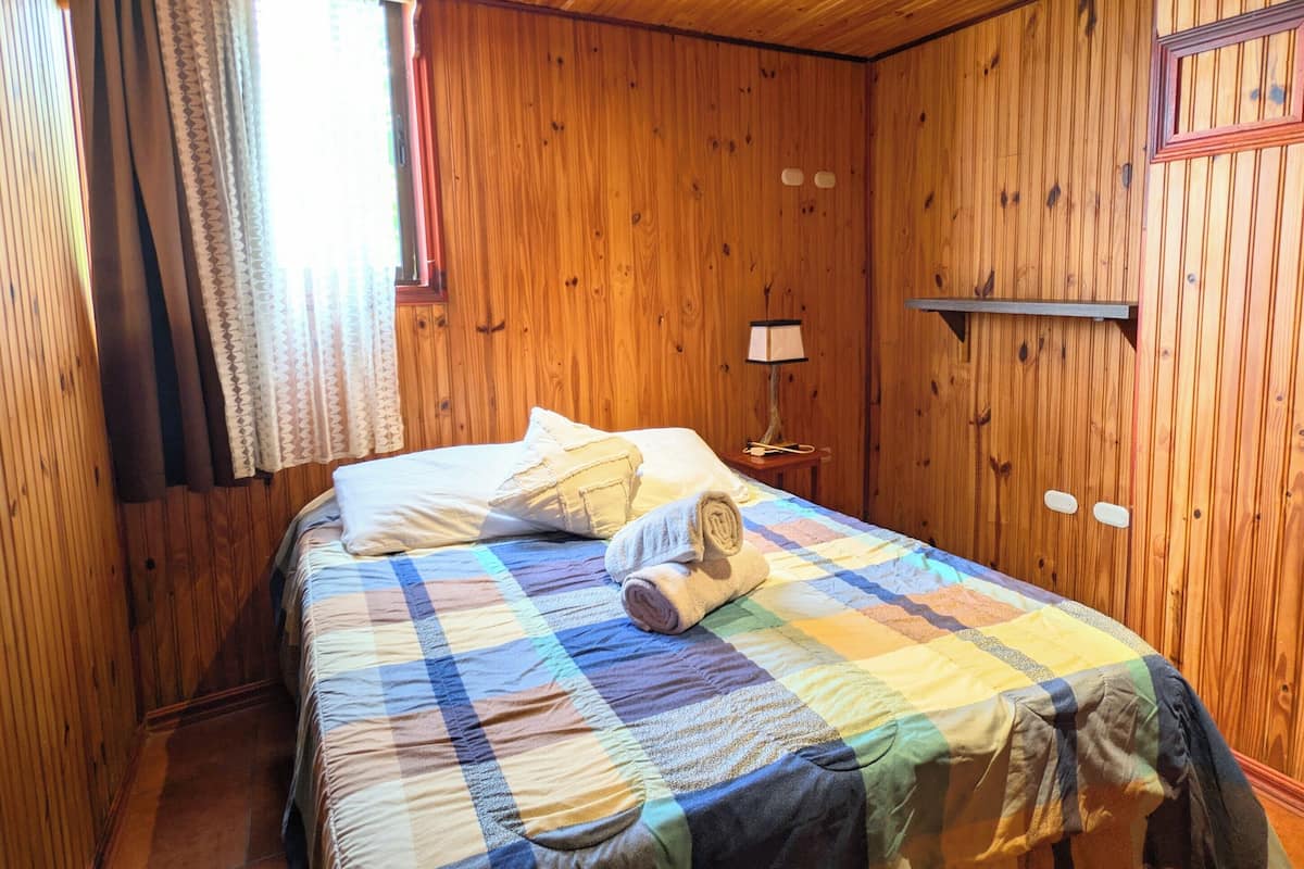 Studio – deluxe, fjellutsikt | Allergitestet sengetøy, dundyner, minibar og strykejern/-brett