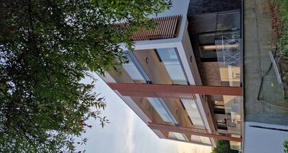 Cameleon Orebic Apartments
