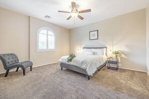 3 bedrooms, desk, iron/ironing board, travel crib