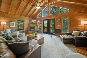 Smart TV, fireplace