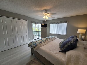 3 habitaciones, tabla de planchar con plancha, internet y ropa de cama 