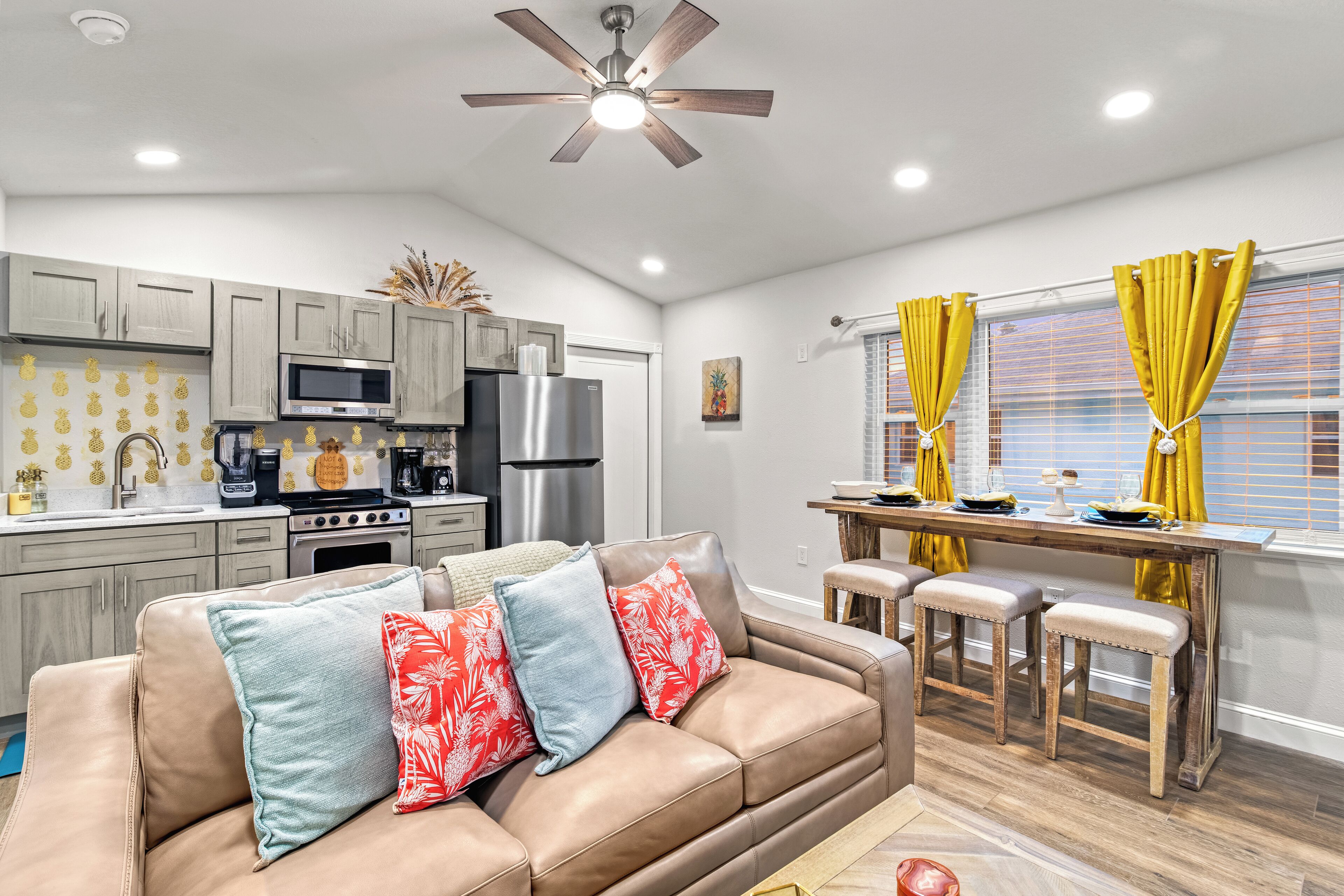 Pineapple | Ping Pong, Heated Pool, Games, & Walk to Beach - Your Dream Vacation!