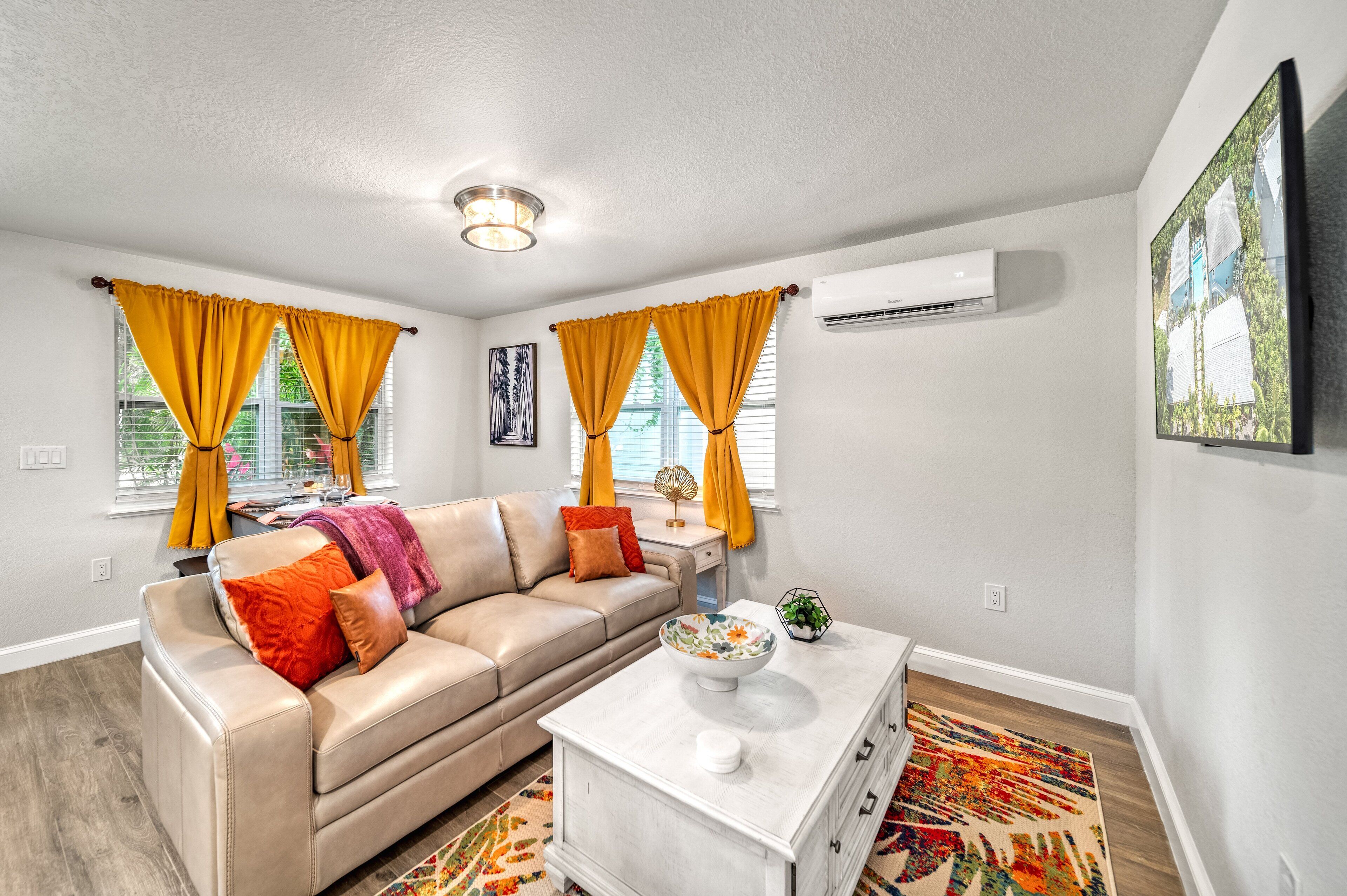 Bromeliad | Heated Pool, Games, & More! Centrally Located to Everything in Siesta! 🏝️