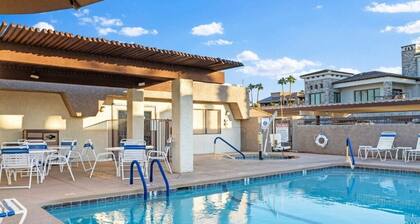 Lake Havasu City | Couples Lake Retreat | Pool + Hot Tub