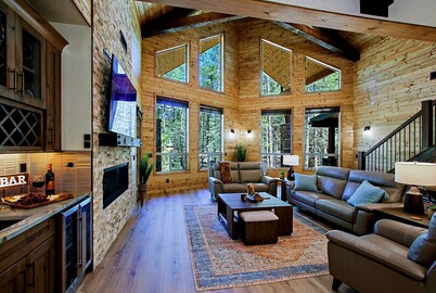 Luxury Cabin in a woods! Private location 7000 ft elevation, 4 seasons!
