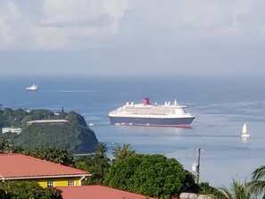 Utsikt mot strand/hav
