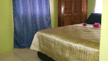 2 soverom, strykejern/-brett, reiseseng for barn og wi-fi