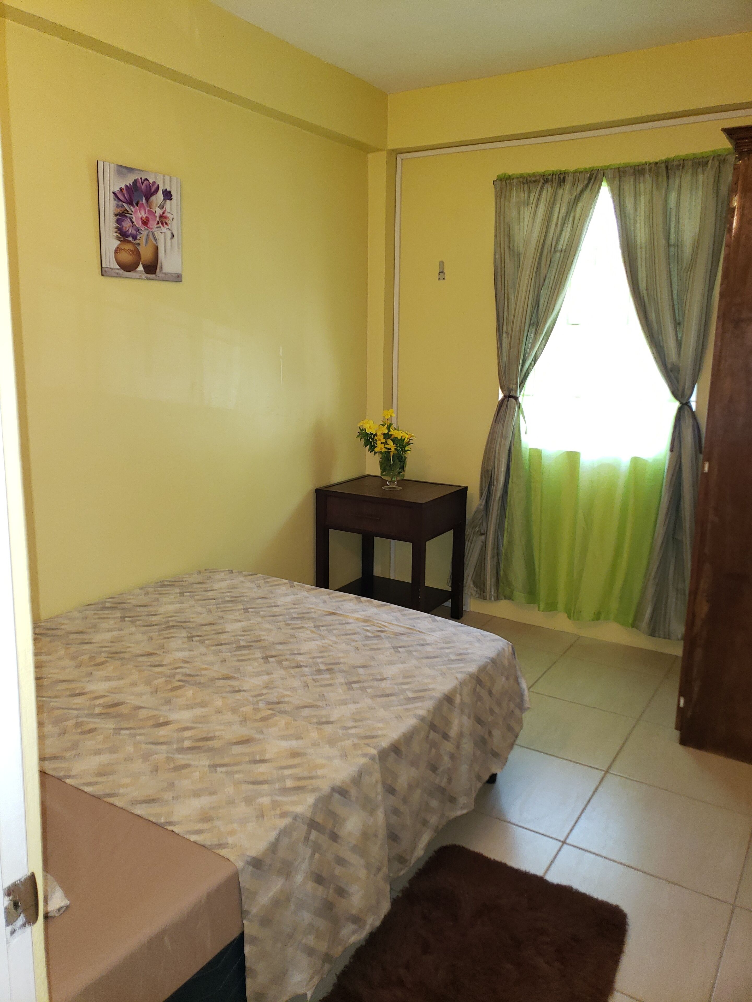 2 makuuhuonetta, silitysrauta/-lauta, vauvan matkasänky, Wi-Fi