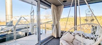 Lake front ship in Ophoven with WiFi