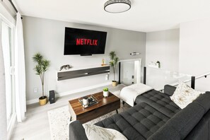 Smart TV, books, stereo