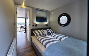 2 室のベッドルーム、WiFi (無料)