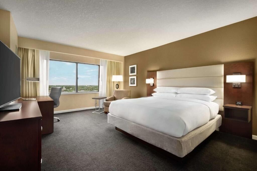 King Room Near Orlando Urban Trail ORL