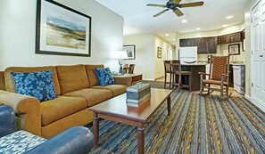 Televisión y chimenea 