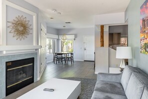 TV, fireplace - Worldmark Rancho Vistoso Resort - 1 Bedroom (Oro Valley)