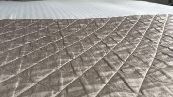 2 soverom, strykejern/-brett, reiseseng for barn og wi-fi