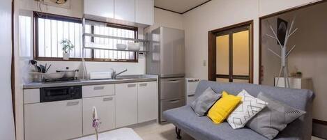 Basic Apartment | 2 bedrooms, iron/ironing board, free WiFi