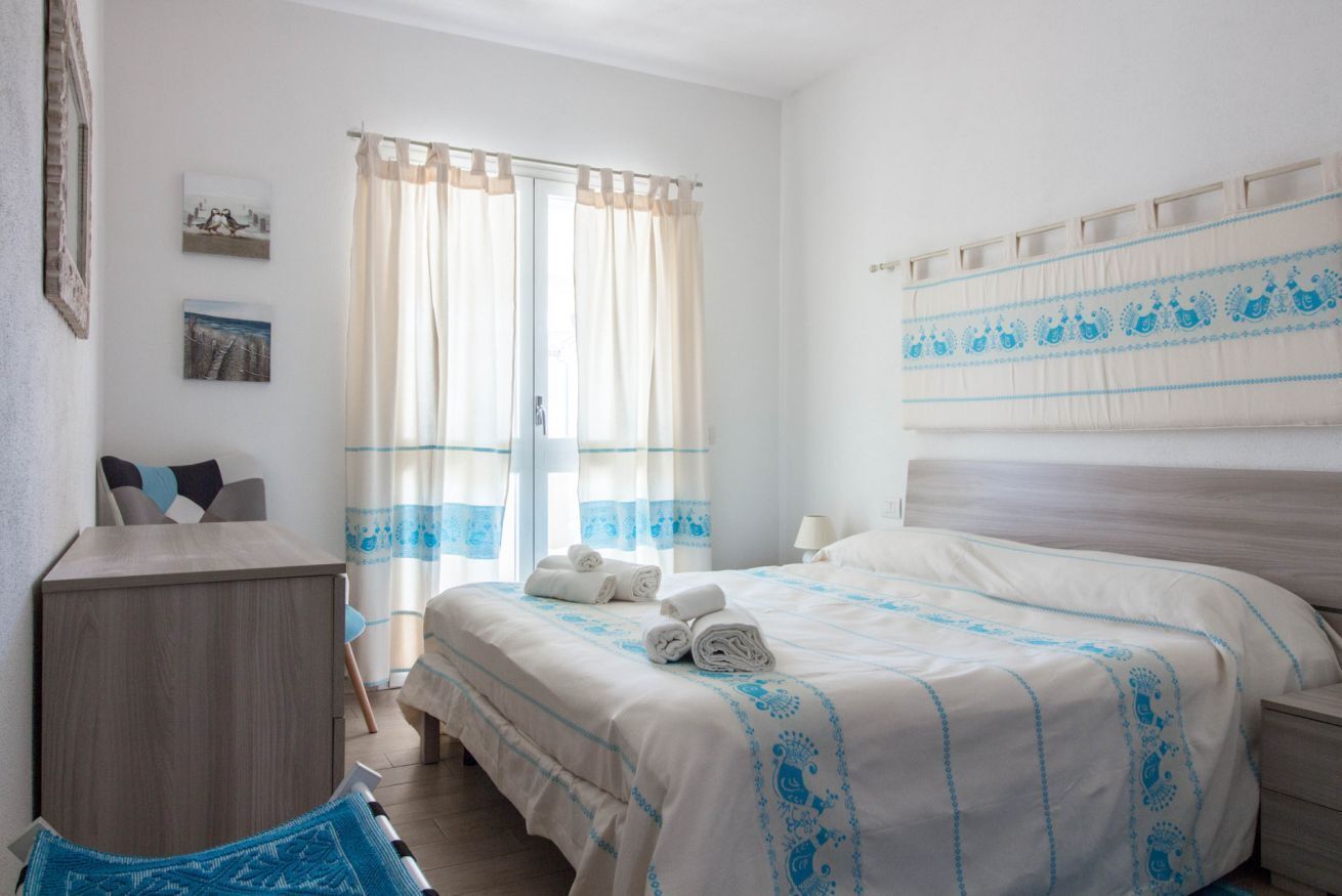 2 bedrooms, iron/ironing board, WiFi