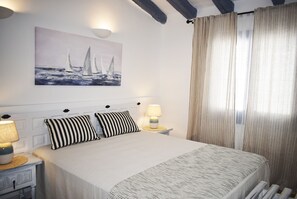 3 bedrooms, iron/ironing board, free WiFi, bed sheets - Anacasa Villa Bacalla les Marines CH3400 (Denia)