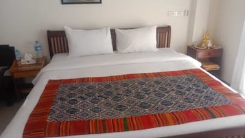 Chambre Double Deluxe, non-fumeurs | Wi-Fi gratuit, draps fournis