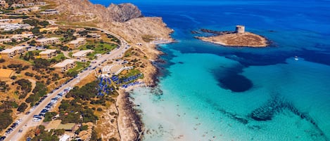 Una spiaggia nelle vicinanze