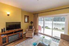 Smart TV - Old Town River Front Condo (Florence)