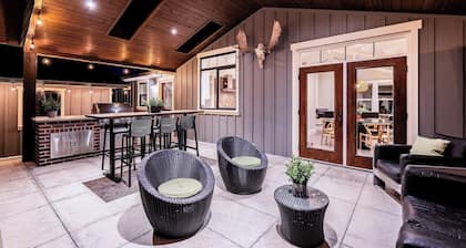 Escape to The Antler House, a spacious rural retreat!