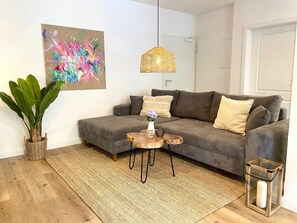 TV, ping pong, stereo - NB 4- Luxuriösen Ferienwohnung mit Privater Sauna und Whirlpoolbadewanne - Haus Nordseebrandung (Cuxhaven)