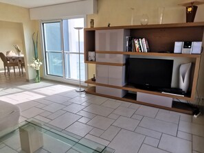 TV, DVD player