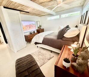 Bureau, fer et planche Ă repasser, Wi-Fi gratuit, draps fournis